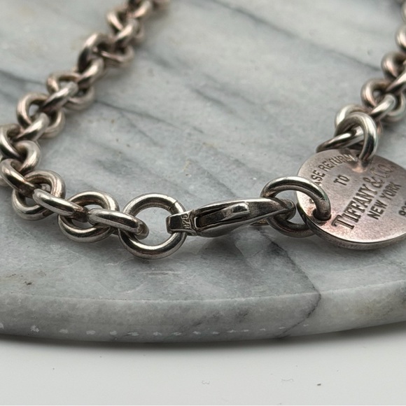 TIFFANY & CO. RETURN TO TIFFANY OVAL TAG CHOKER NECKLACE – STERLING SILVER - Picture 4 of 6
